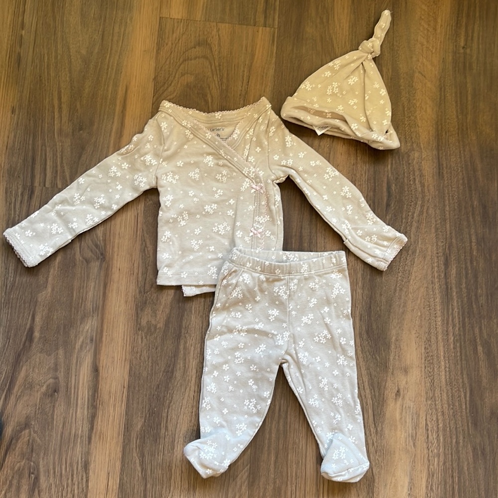 NB Carters set with hat
